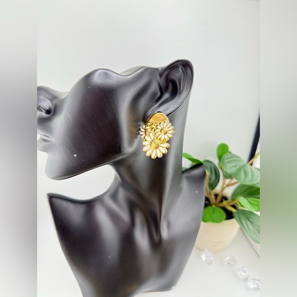 Gold Daisy Statement Earrings – Enamel Floral Drops | PVD Real Gold Plated - Picture 11 of 11
